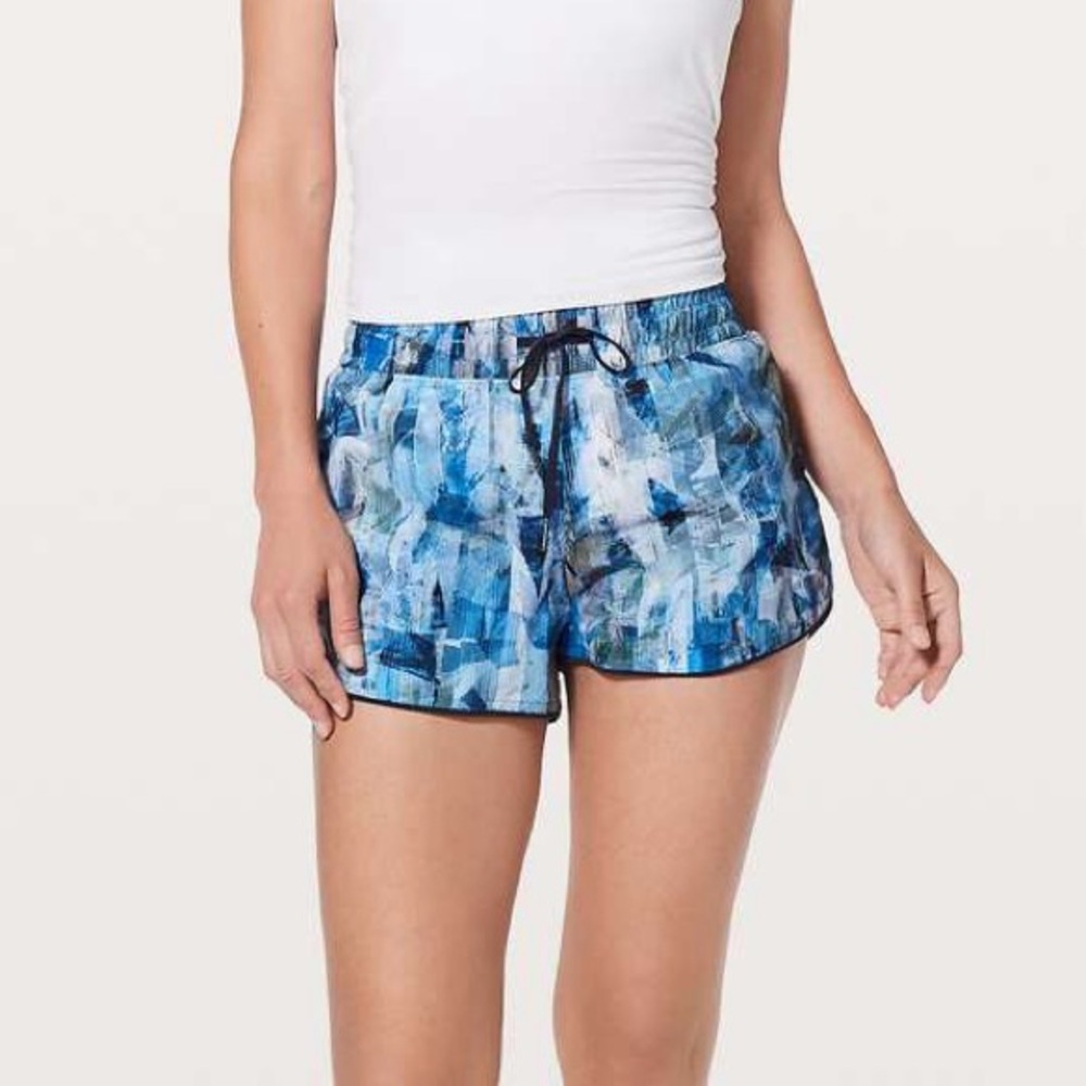 Lululemon‎ Choose A Side Short 3” Sun Dazed Blue Black Night Size 4 Reversible
